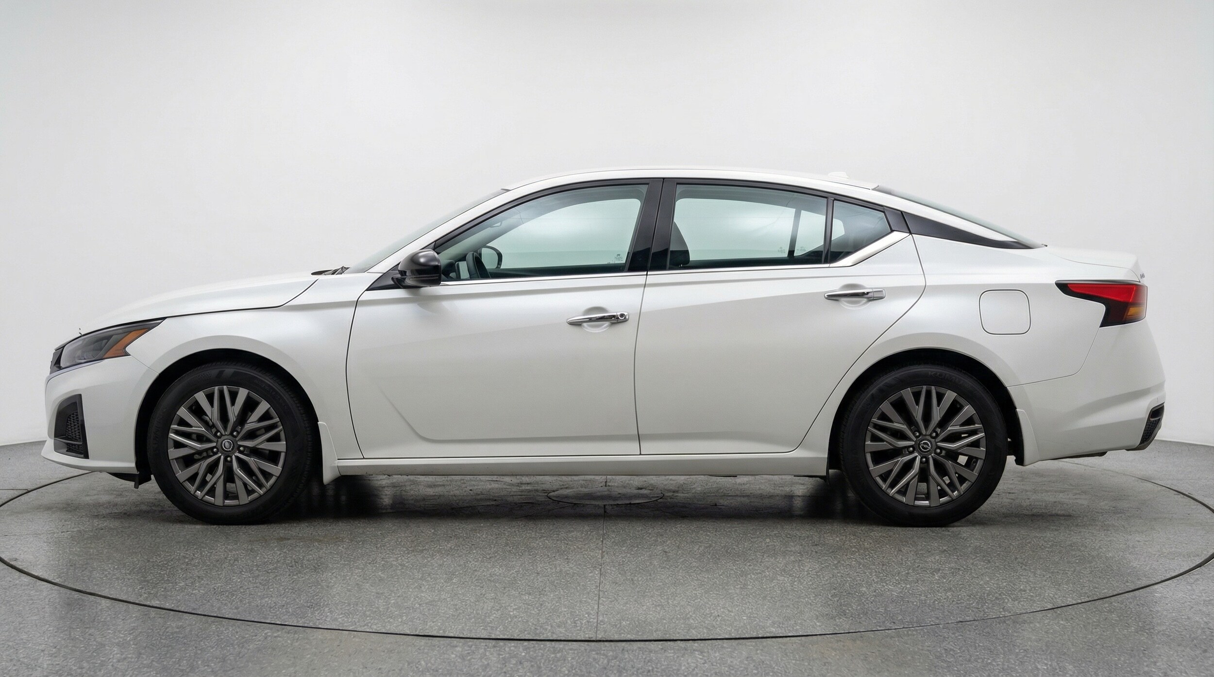 Thumbnail: 2025 Nissan Altima - 4