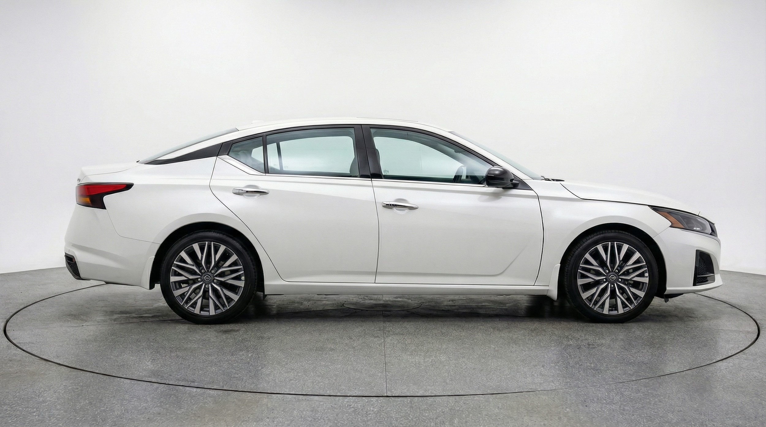 Thumbnail: 2025 Nissan Altima - 8