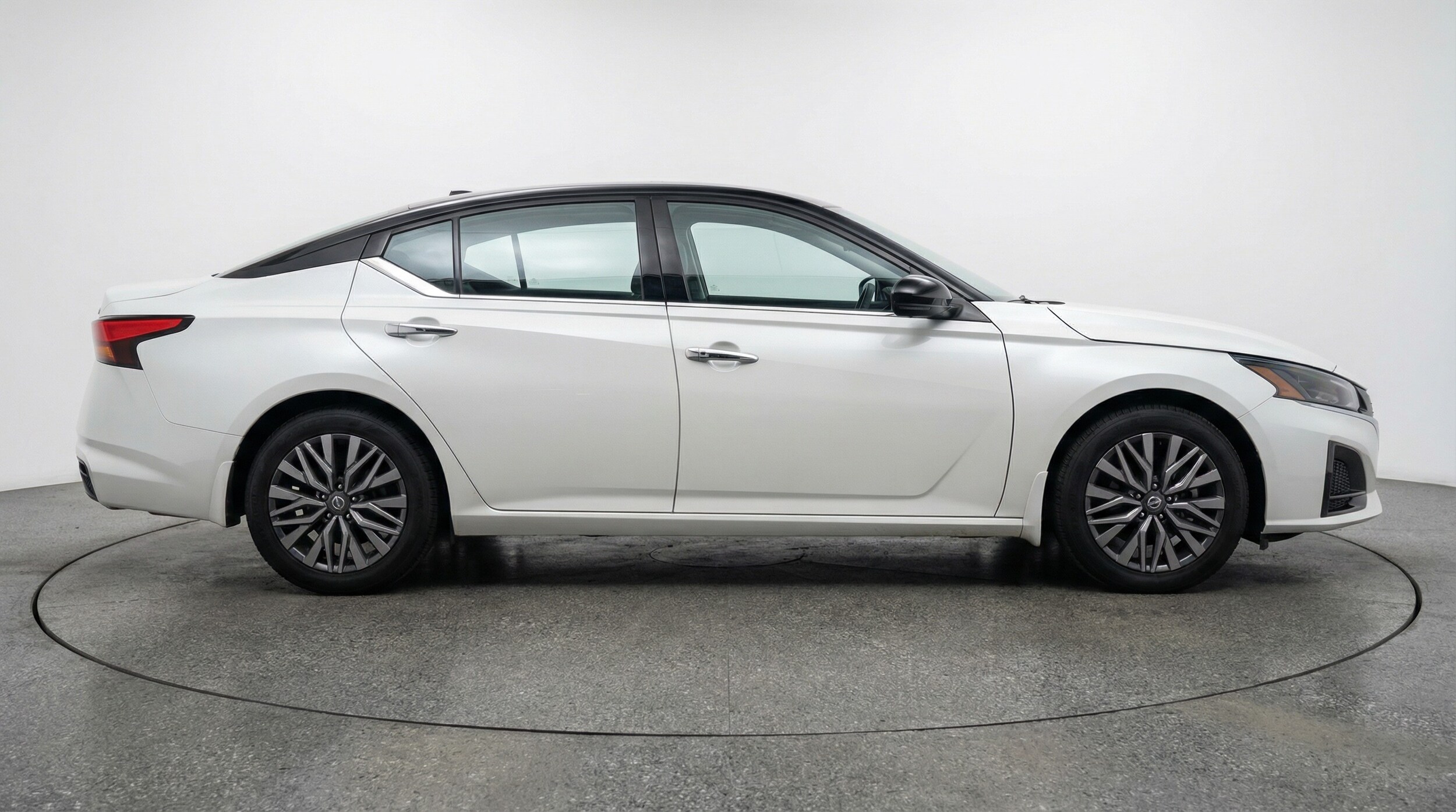 Thumbnail: 2025 Nissan Altima - 8