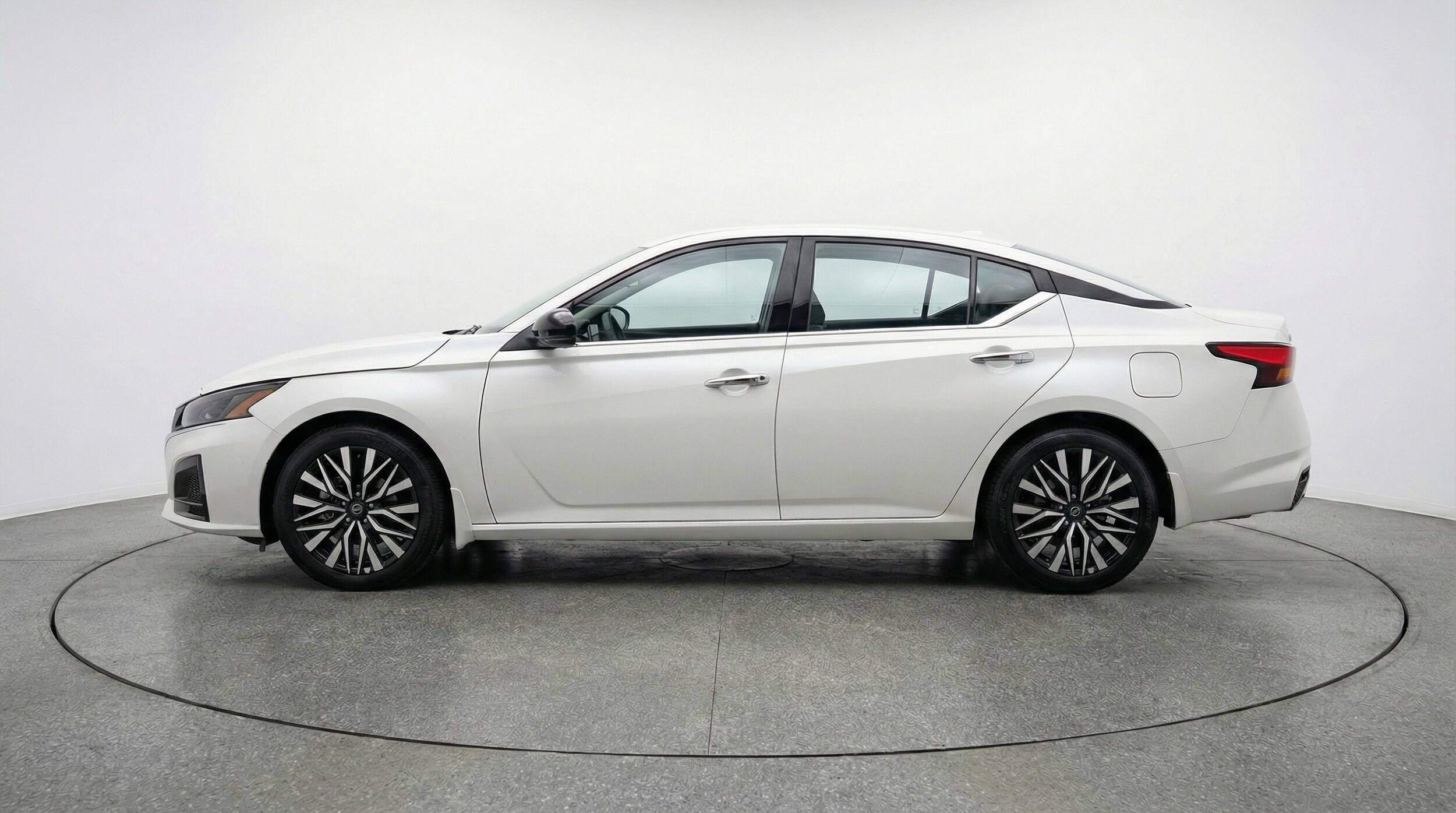 Thumbnail: 2025 Nissan Altima - 4