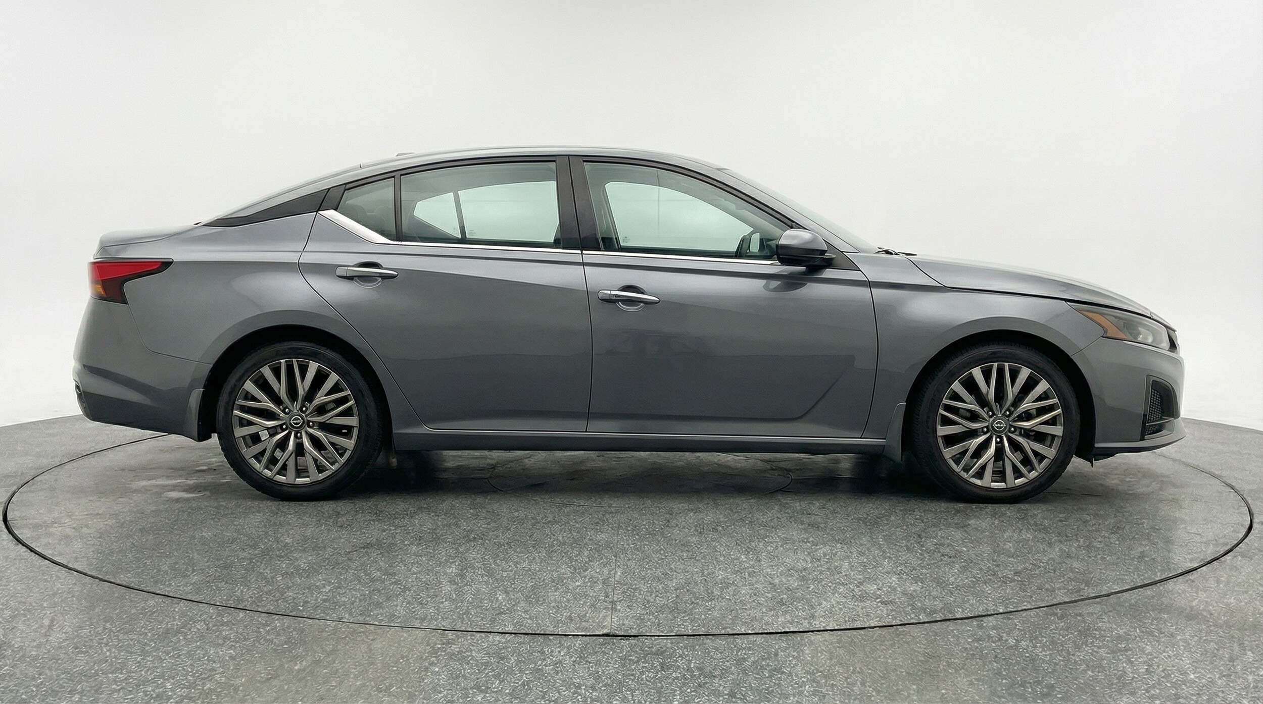 Thumbnail: 2025 Nissan Altima - 8