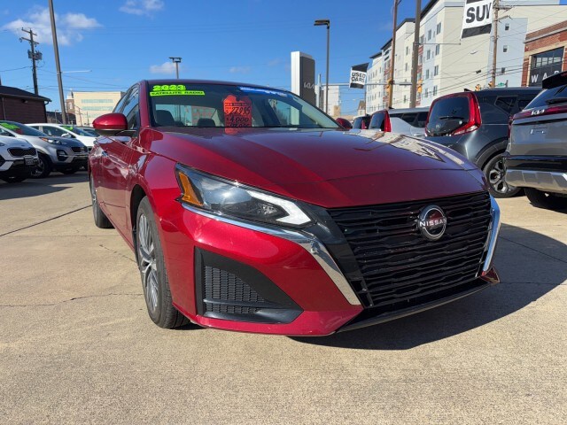 2023 Nissan Altima 2.5 SV photo 3