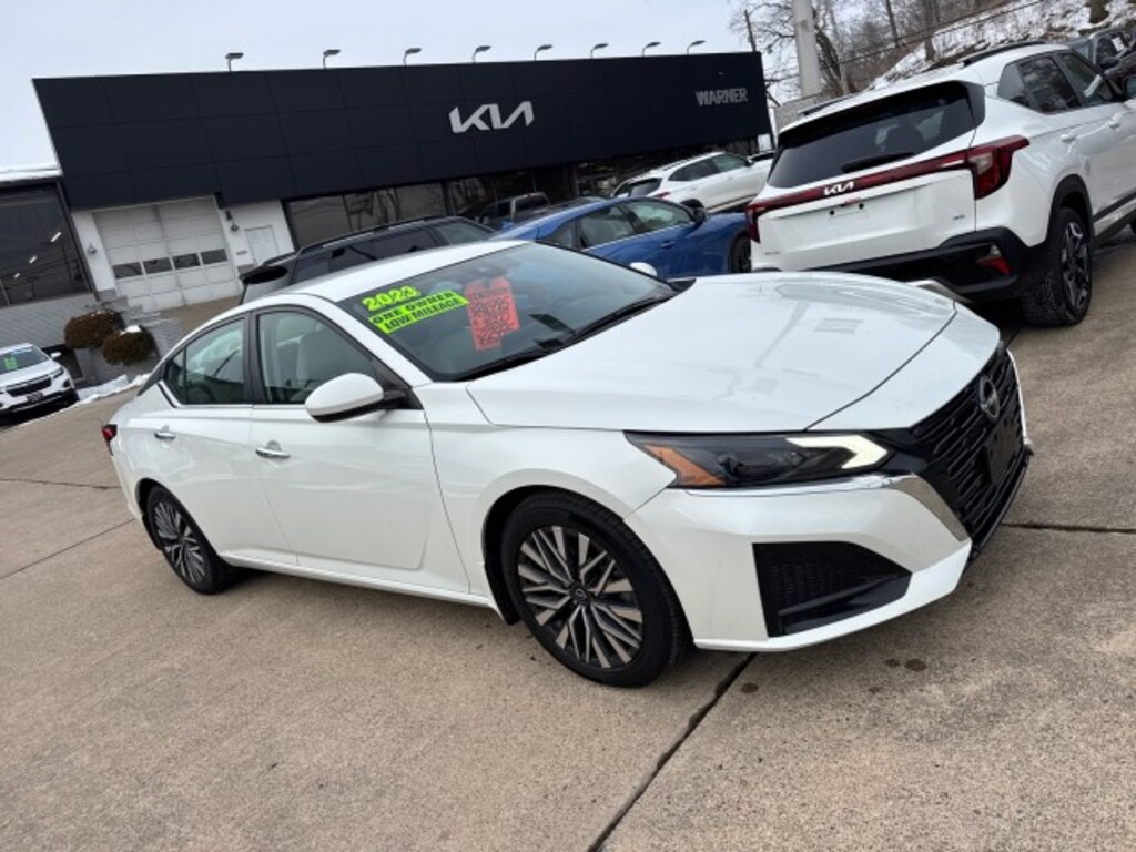 Used 2023 Nissan Altima 2.5 SV Sedan