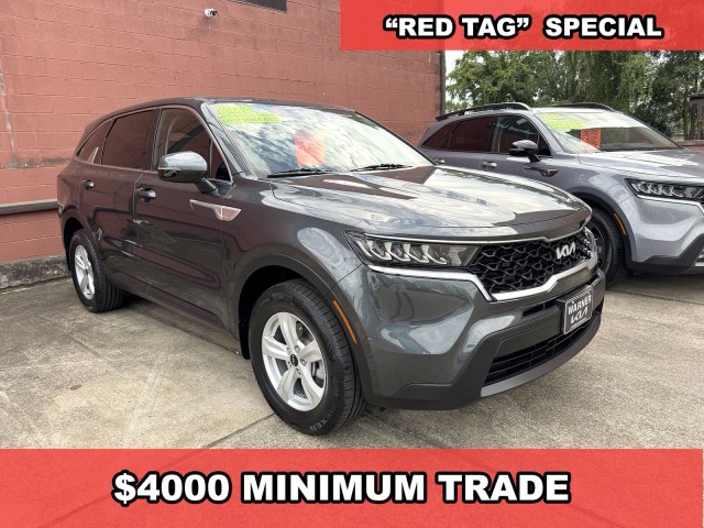 2022 Kia Sorento LX's photo