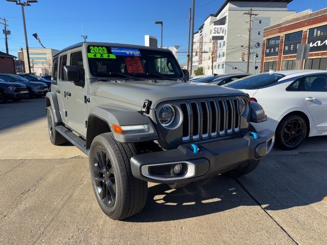 2023 Jeep Wrangler 4xe Sahara photo 3