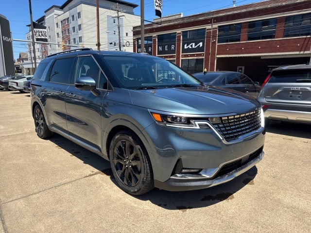 2024 Kia Sedona SX Prestige's photo