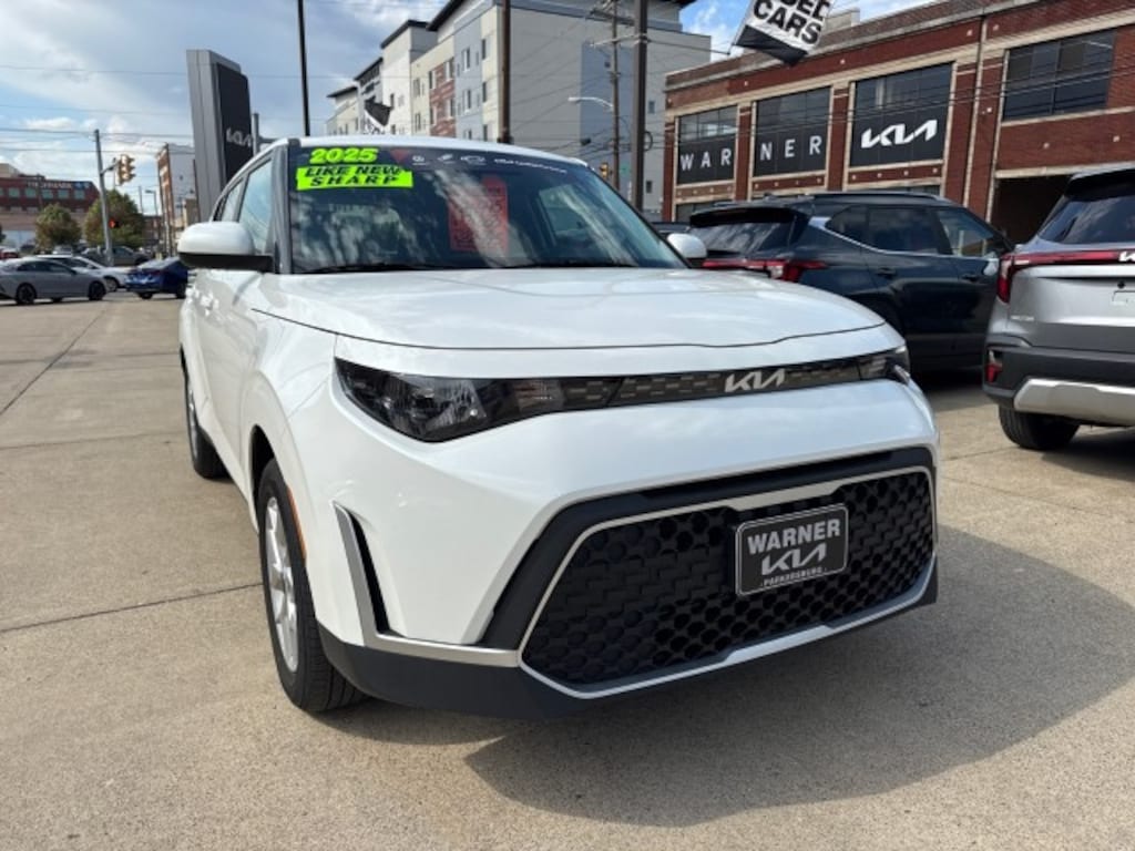 Used 2025 Kia Soul LX Hatchback