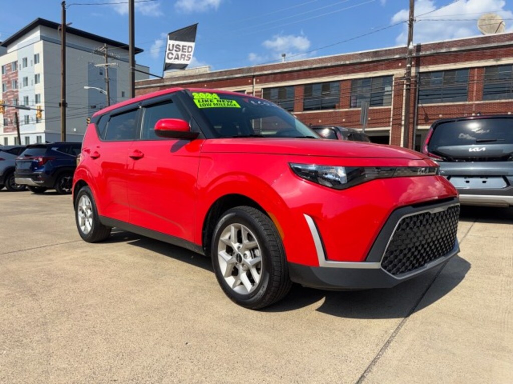 Certified 2024 Kia Soul LX Hatchback