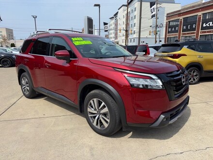 2023 Nissan Pathfinder SL SUV