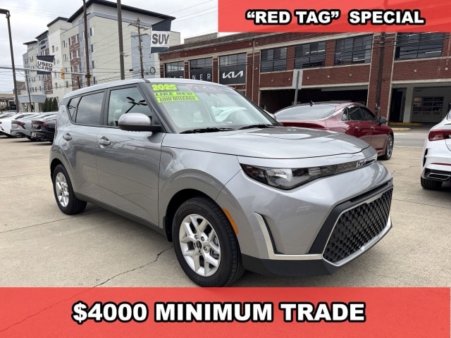 2025 Kia Soul LX's photo