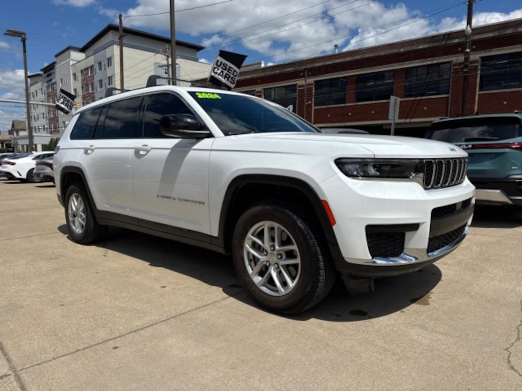Used 2024 Jeep Grand Cherokee L Laredo SUV