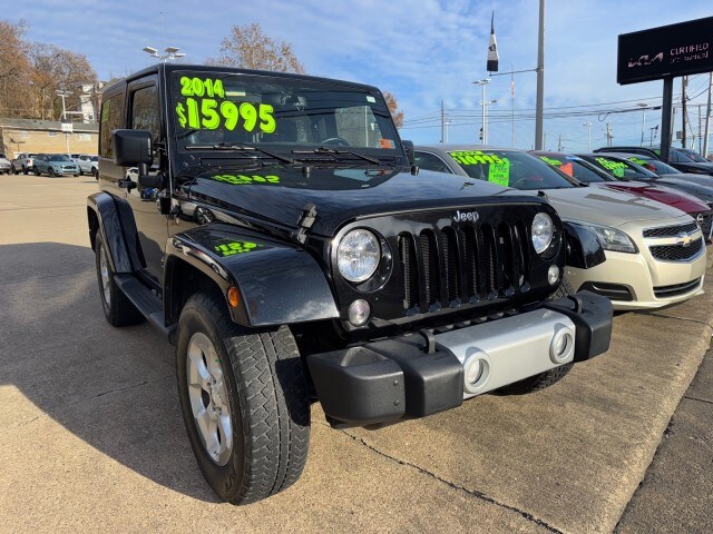 2014 Jeep Wrangler Sahara photo 2