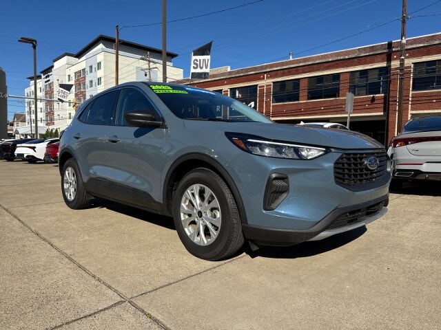 2023 Ford Escape Active photo 3