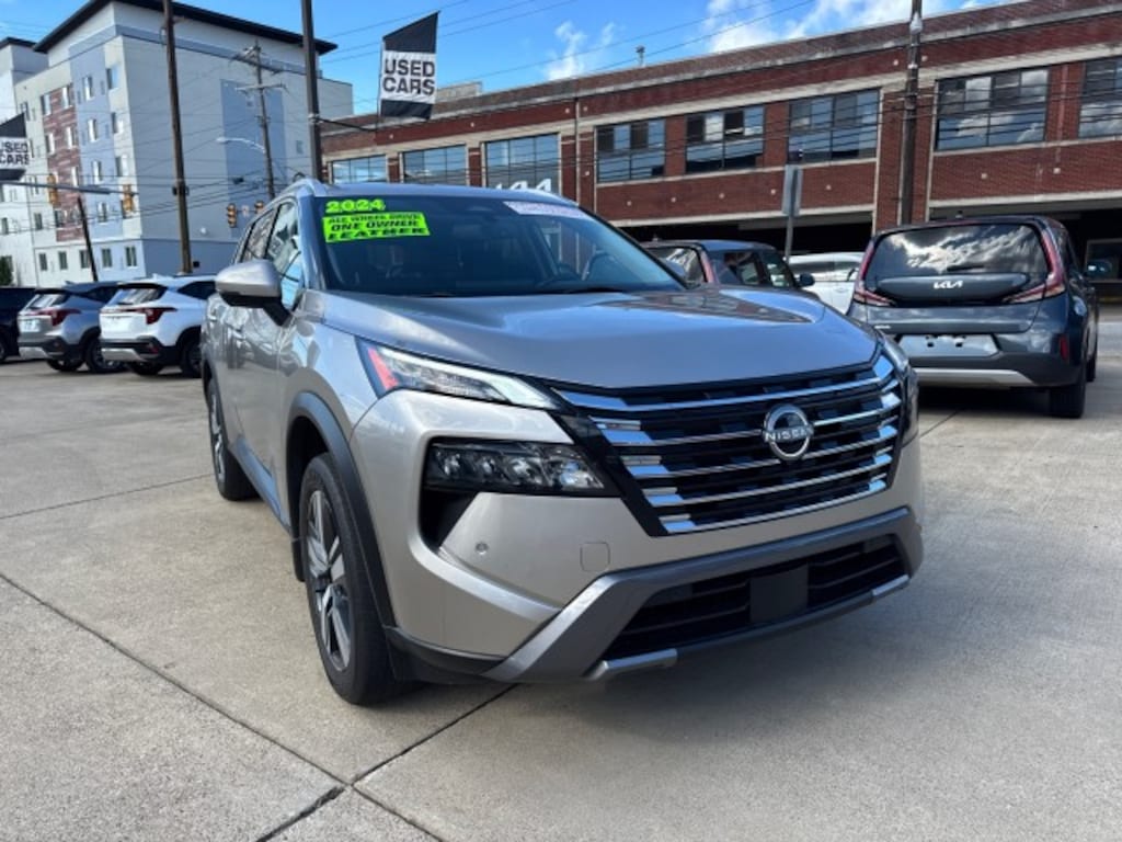 Used 2024 Nissan Rogue SL SUV