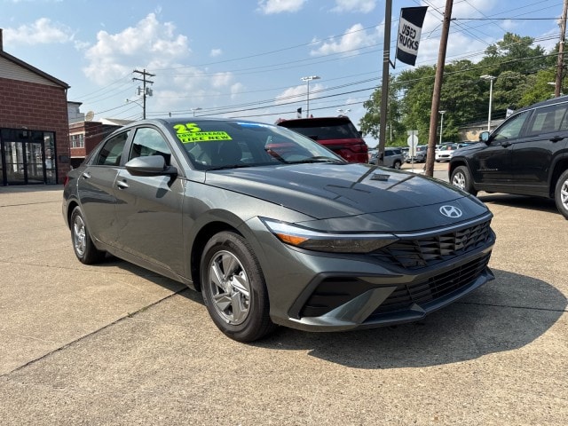 Used 2025 Hyundai Elantra SE with VIN KMHLL4DG6SU950714 for sale in Parkersburg, WV