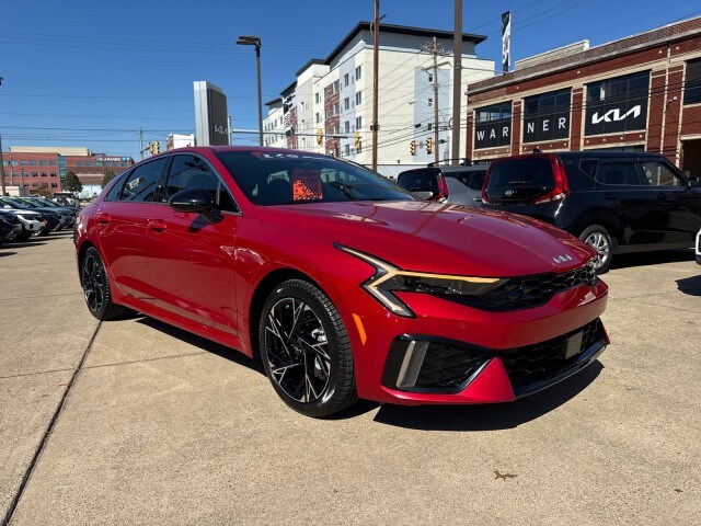 2025 Kia K5 GT-Line photo 2