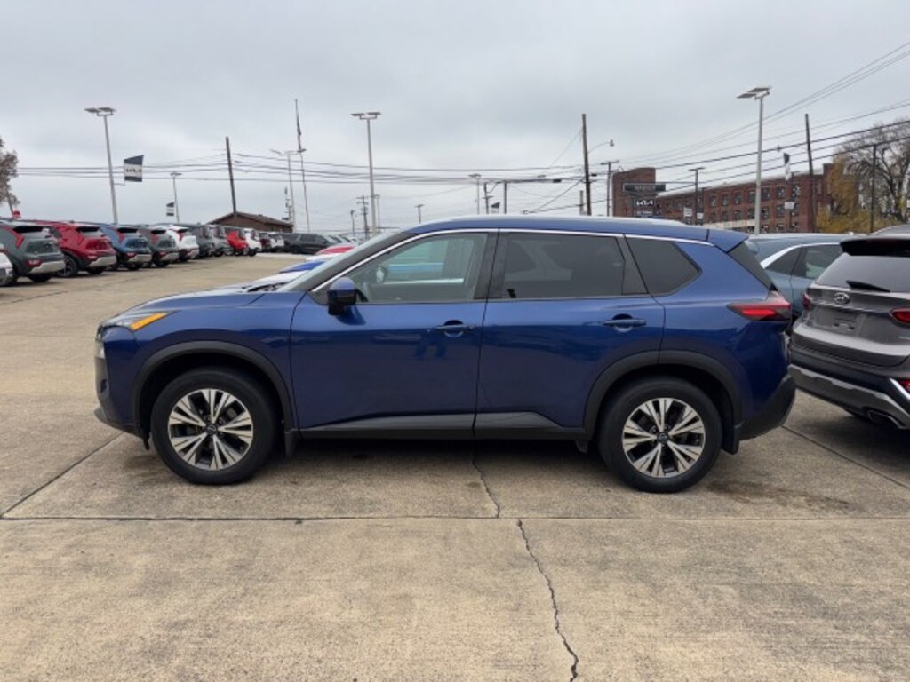 Used 2022 Nissan Rogue SV SUV