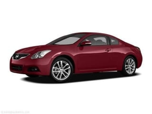 2010 Nissan Altima SR's photo