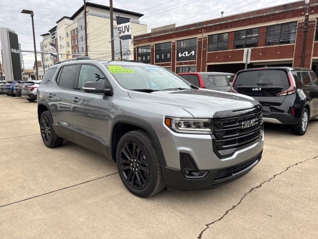 2023 GMC Acadia SLT's photo