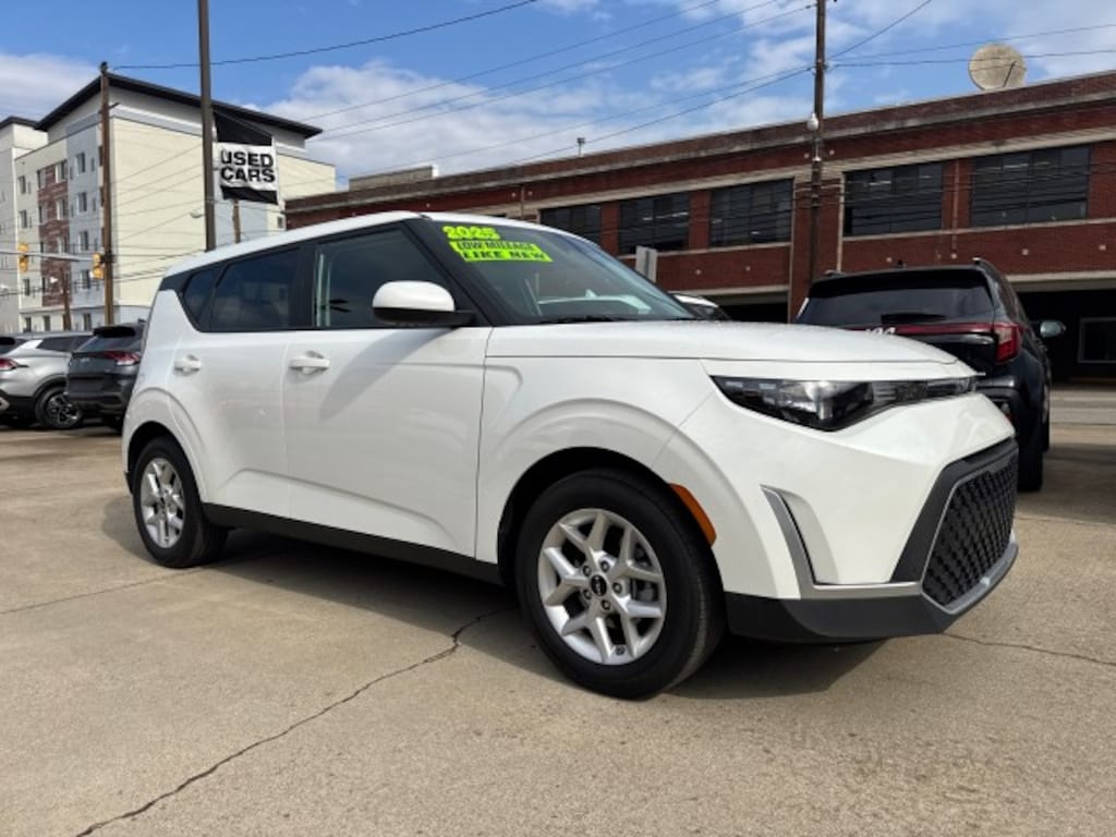 Certified 2025 Kia Soul Hatchback