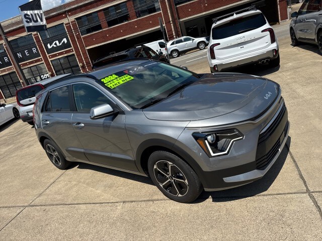 2024 Kia Niro EX photo 4