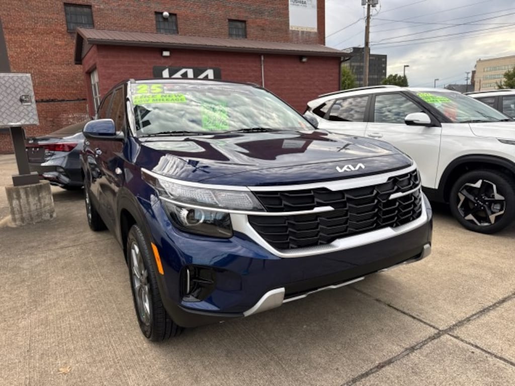 Certified 2025 Kia Seltos LX SUV