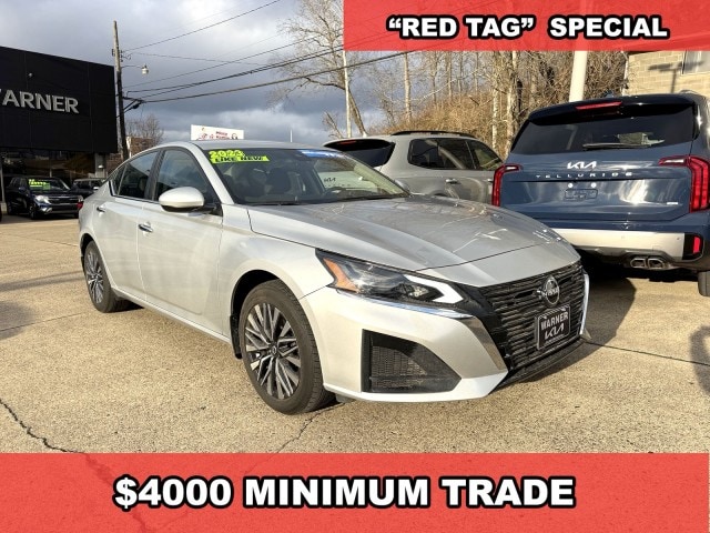 2023 Nissan Altima SV's photo