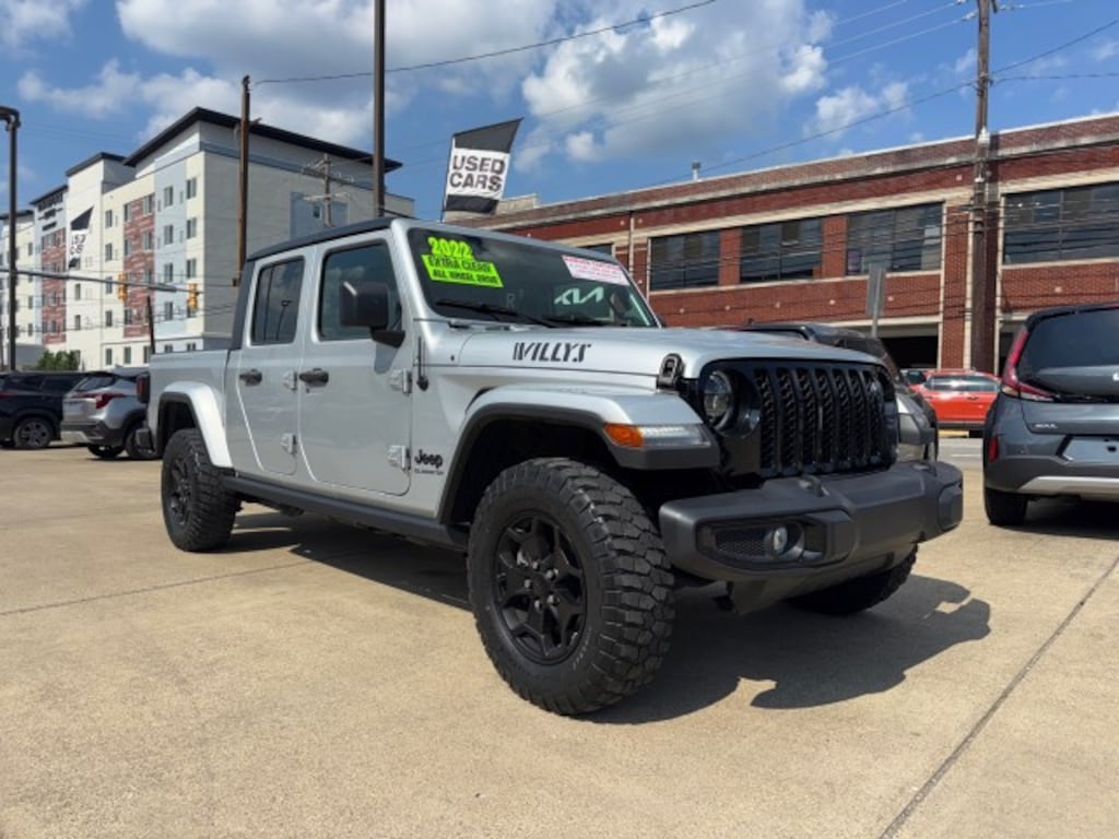 Used 2022 Jeep Gladiator Sport Truck Crew Cab