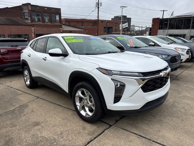 2024 Chevrolet Trax LS's photo