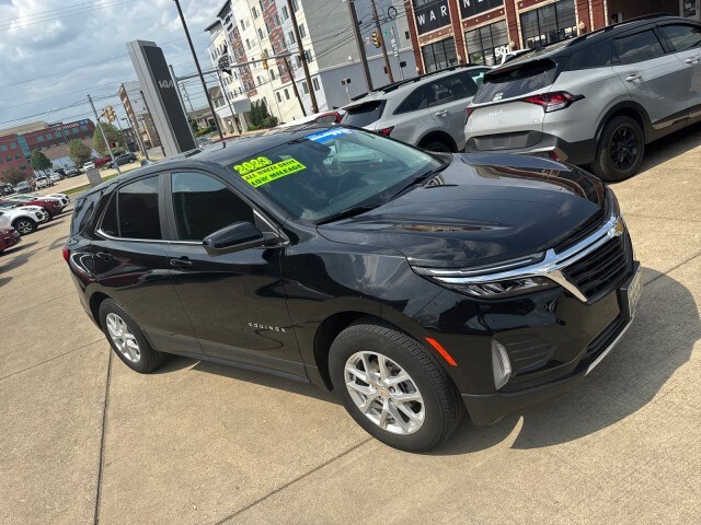 2023 Chevrolet Equinox photo 3