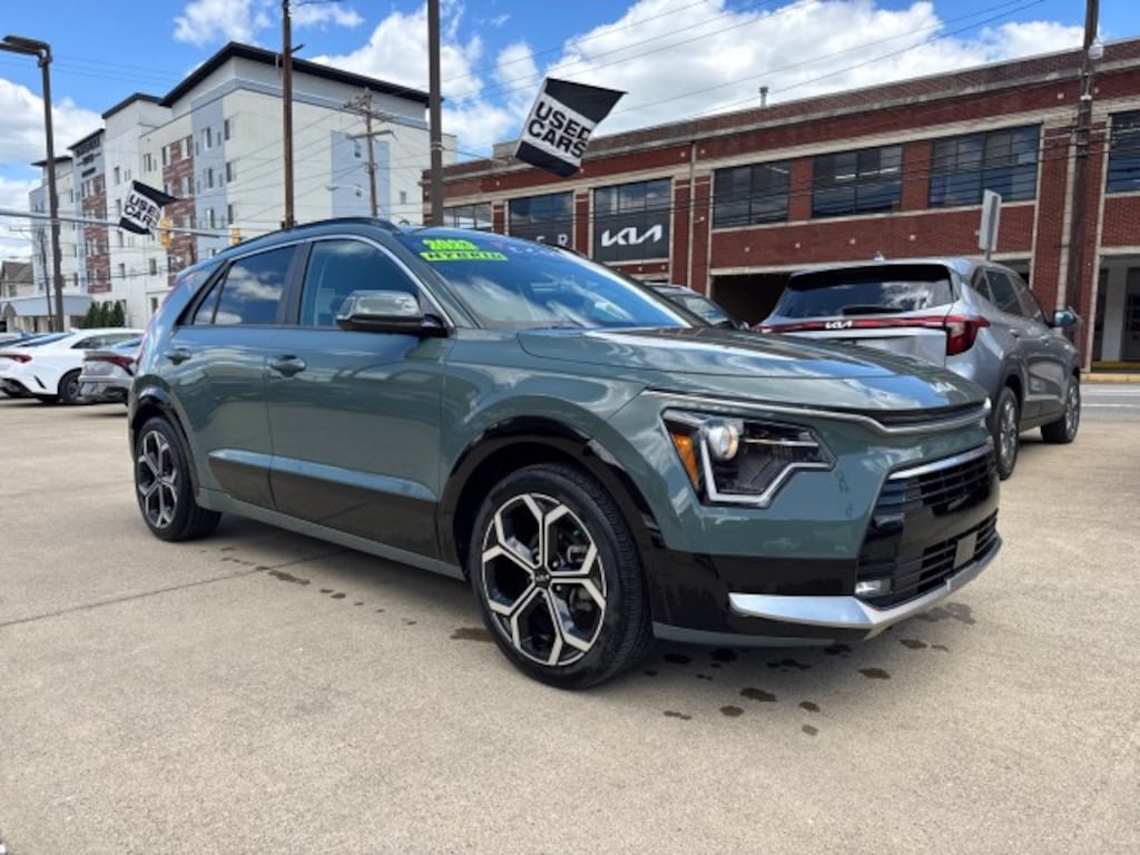 Used 2023 Kia Niro EX Touring SUV