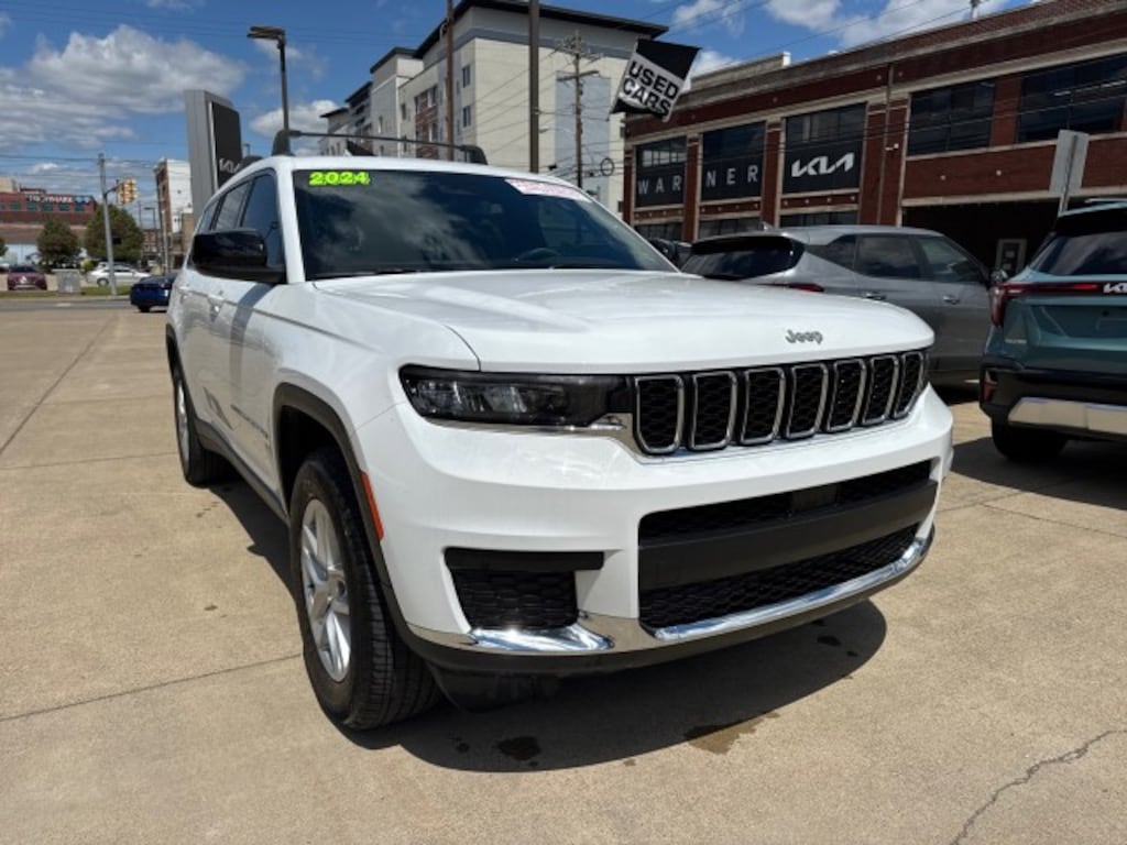 Used 2024 Jeep Grand Cherokee L Laredo SUV