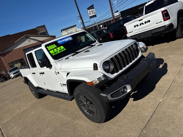 2024 Jeep Gladiator Sport photo 4