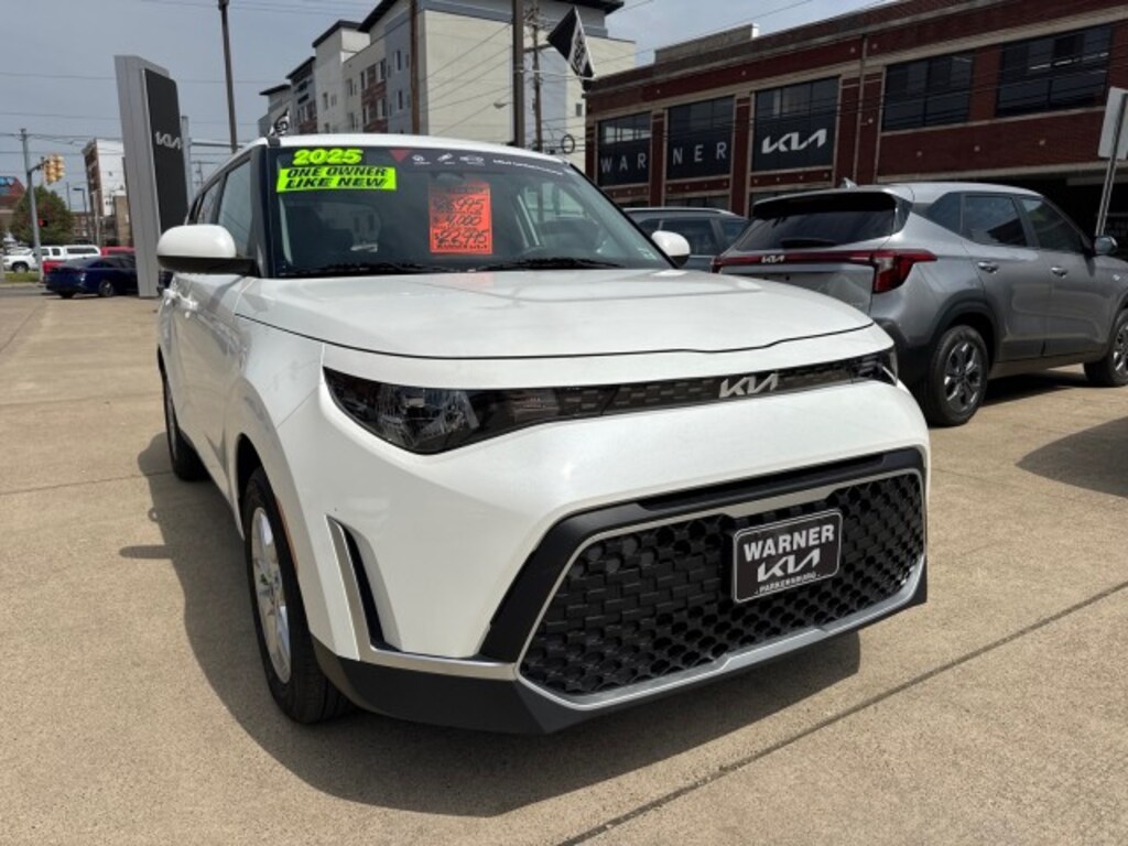 Used 2025 Kia Soul LX Hatchback