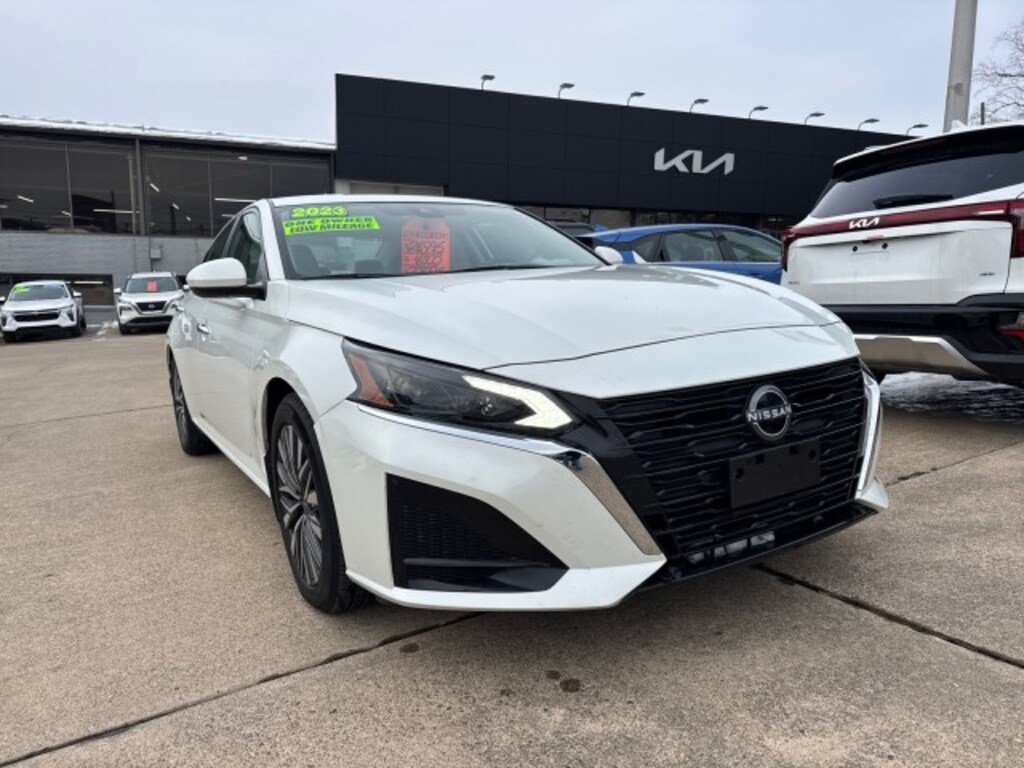 Used 2023 Nissan Altima 2.5 SV Sedan