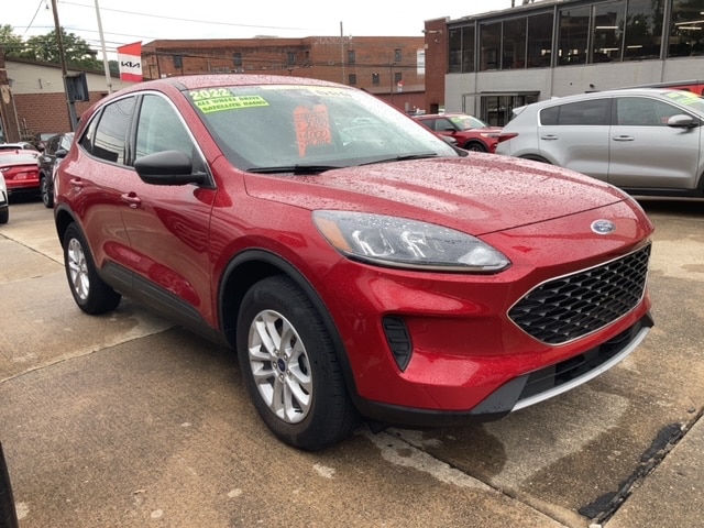 Used 2022 Ford Escape SE with VIN 1FMCU9G62NUA45307 for sale in Parkersburg, WV