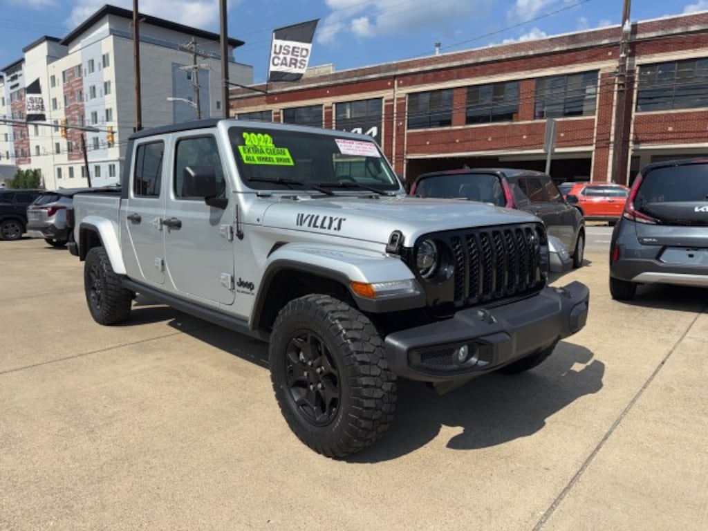 Used 2022 Jeep Gladiator Sport Truck Crew Cab