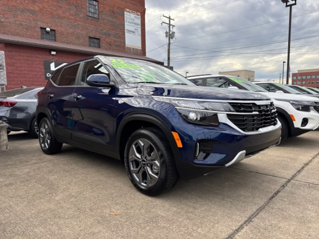 Certified 2025 Kia Seltos LX SUV