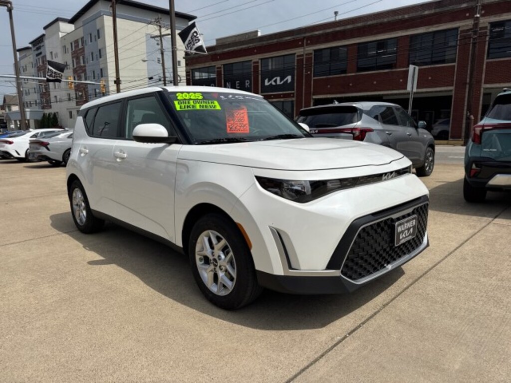 Used 2025 Kia Soul LX Hatchback