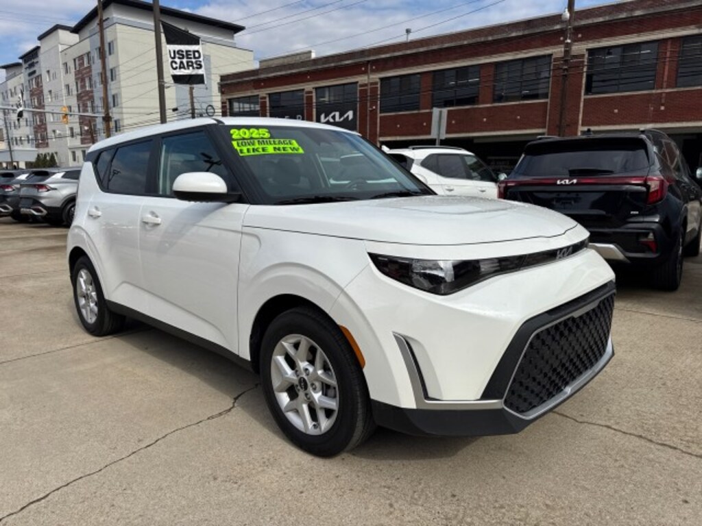 Certified 2025 Kia Soul Hatchback