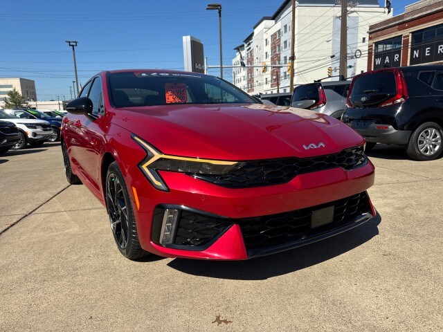 2025 Kia K5 GT-Line photo 3