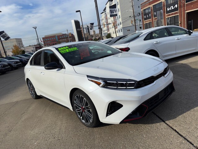 2024 Kia Forte GT photo 4