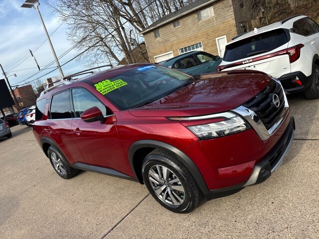 2023 Nissan Pathfinder SL photo 4