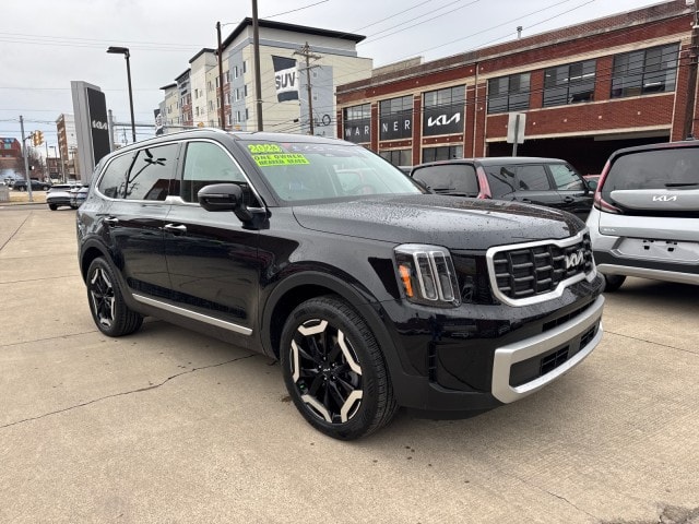 2023 Kia Telluride S's photo