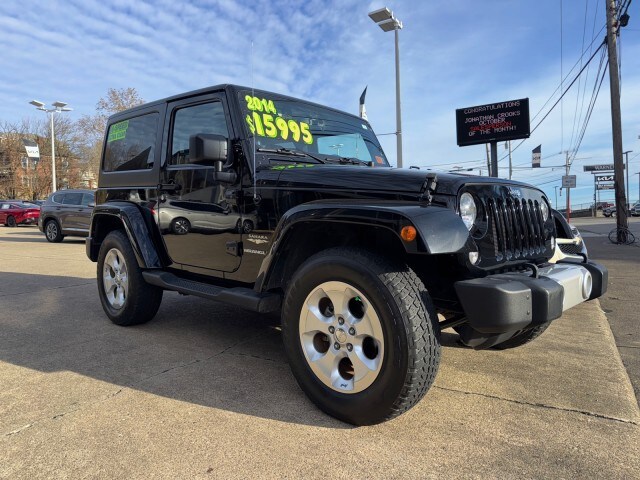 2014 Jeep Wrangler Sahara photo 4