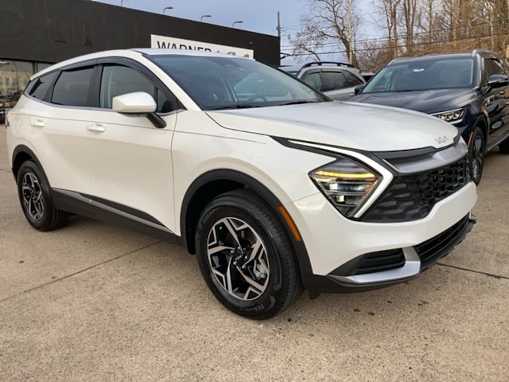 New 2024 Kia Sportage For Sale at Warner Kia VIN KNDPUCDFXR7225114