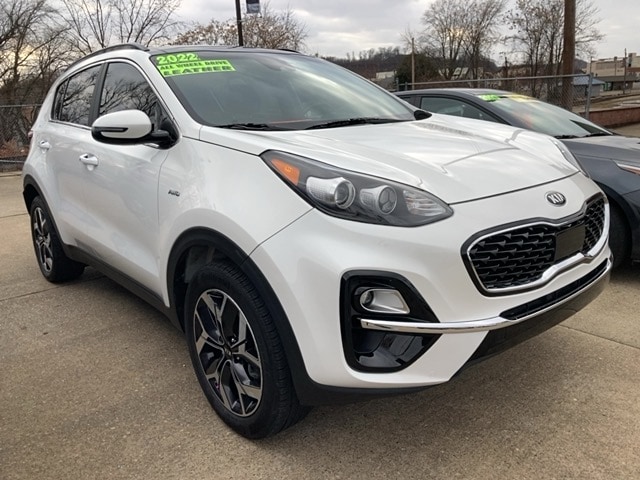 Certified 2022 Kia Sportage EX with VIN KNDPNCAC1N7990682 for sale in Parkersburg, WV