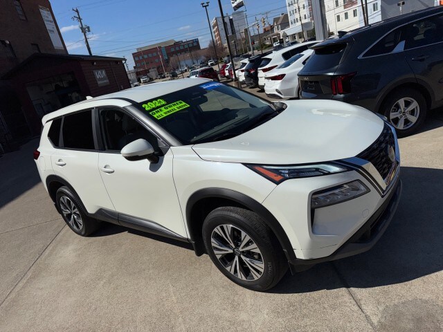 2023 Nissan Rogue SV photo 2