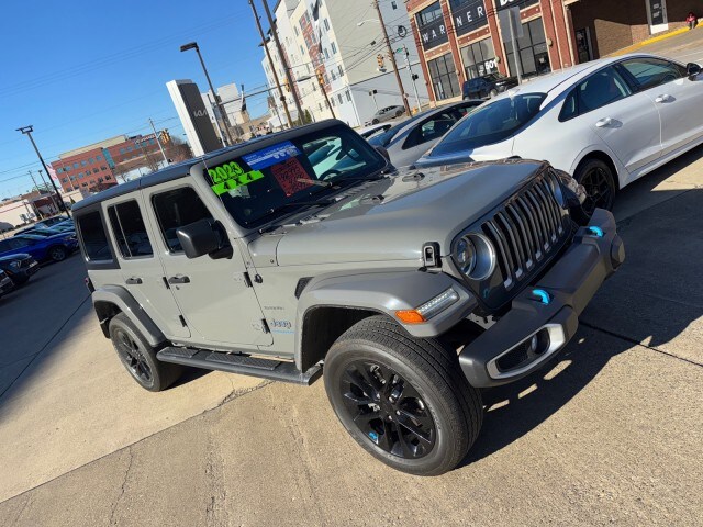 2023 Jeep Wrangler 4xe Sahara photo 4