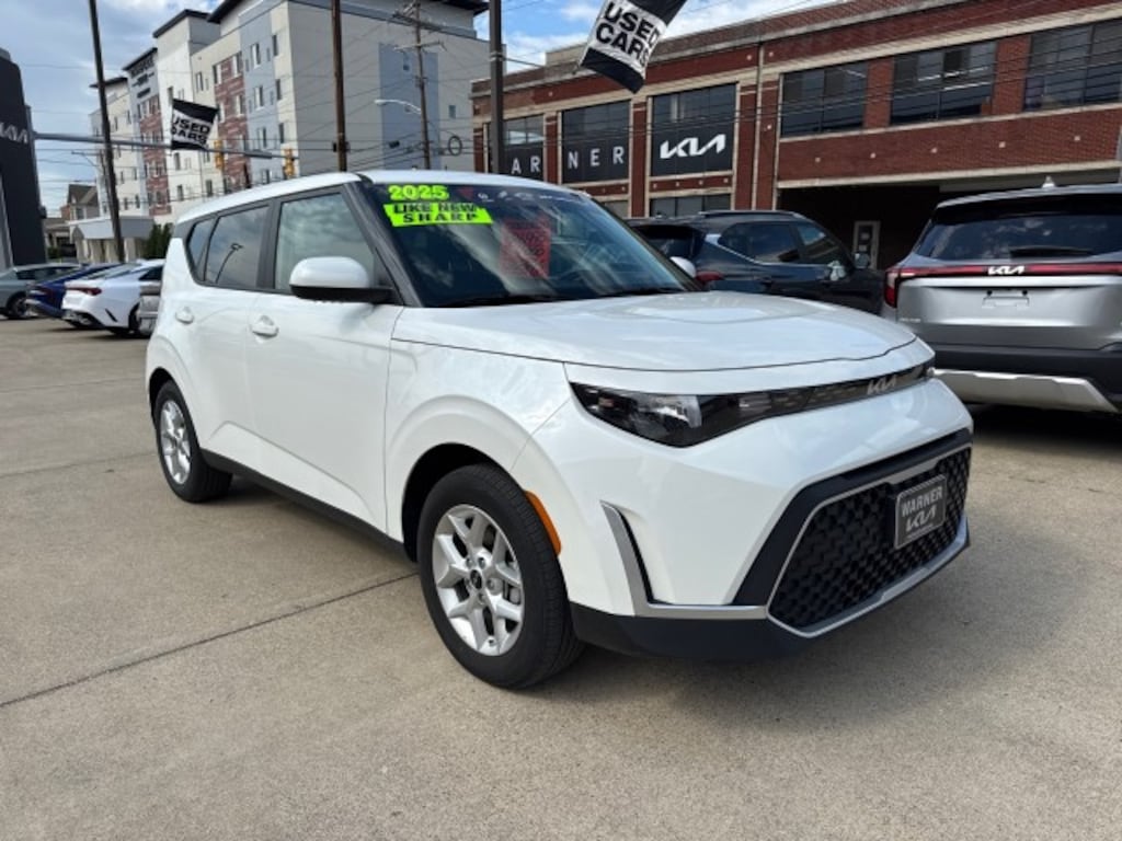 Used 2025 Kia Soul LX Hatchback